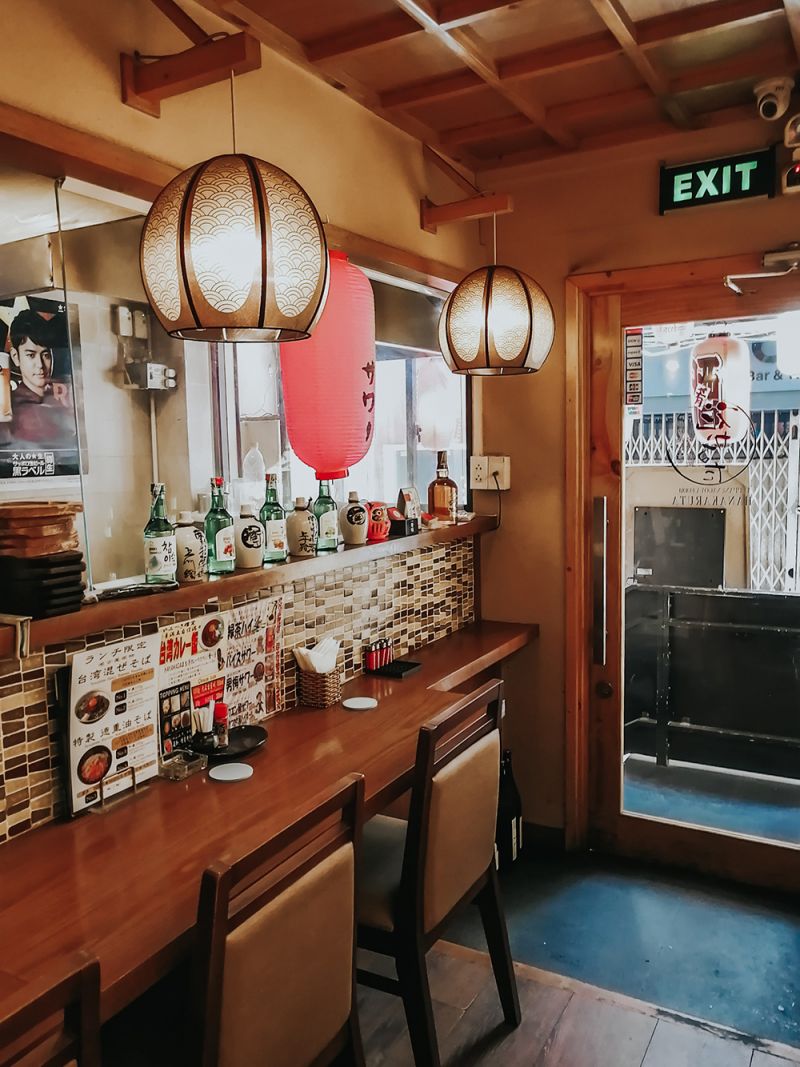 sảnh ngoài của quán